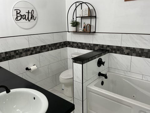 Tiny photo for 304 Oxford Way Street, Logansport, IN 46947 (MLS # 202631341)