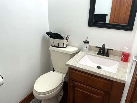 Tiny photo for 304 Oxford Way Street, Logansport, IN 46947 (MLS # 202631341)