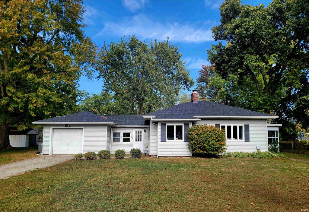 Photo of 1205 E Reynolds Street, Goshen, IN 46528 (MLS # 202541991)