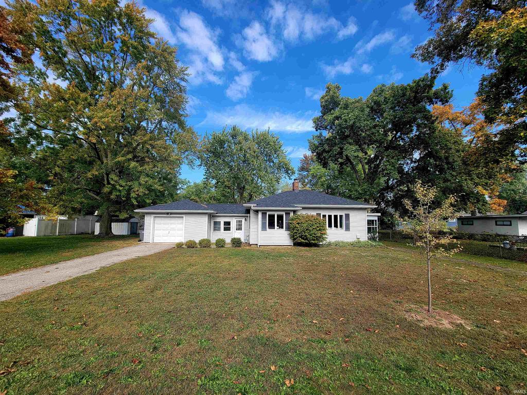 Photo of 1205 E Reynolds Street, Goshen, IN 46528 (MLS # 202541991)