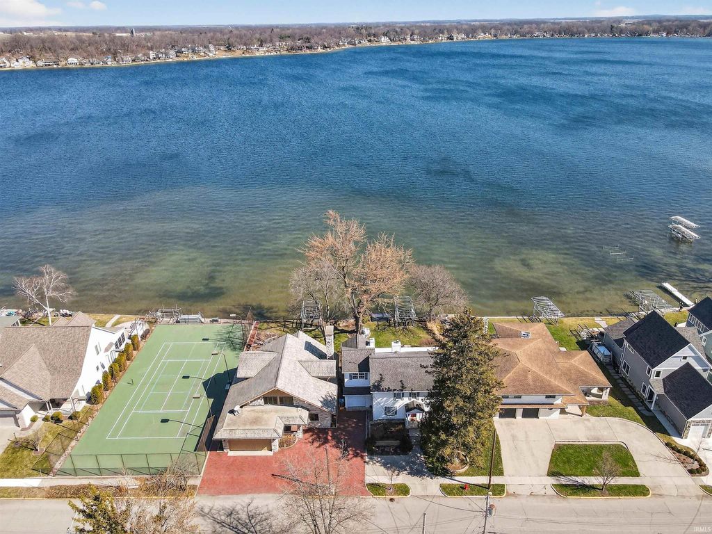 Photo of 124 N Front Street, Syracuse, IN 46567 (MLS # 202608255)