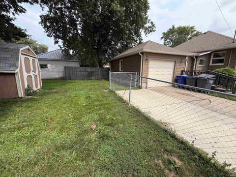 Tiny photo for 1325 S Courtland Avenue, Kokomo, IN 46902 (MLS # 202632570)