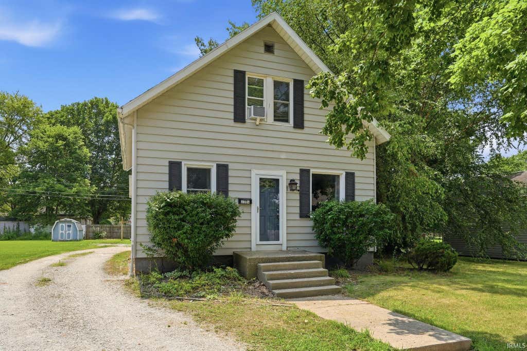 Photo of 1104 E Ft Wayne Street, Warsaw, IN 46580 (MLS # 202630156)