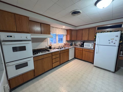 Tiny photo for 2922 S Country Club Dr S Dr, Rochester, IN 46975 (MLS # 202608772)