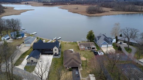 Tiny photo for 2922 S Country Club Dr S Dr, Rochester, IN 46975 (MLS # 202608772)