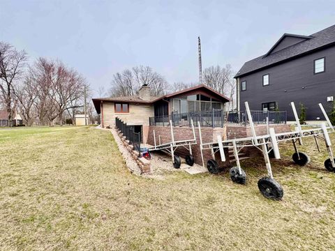 Tiny photo for 2922 S Country Club Dr S Dr, Rochester, IN 46975 (MLS # 202608772)