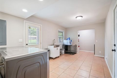 Tiny photo for 2201 Eastbrook Drive, Kokomo, IN 46902 (MLS # 202618709)