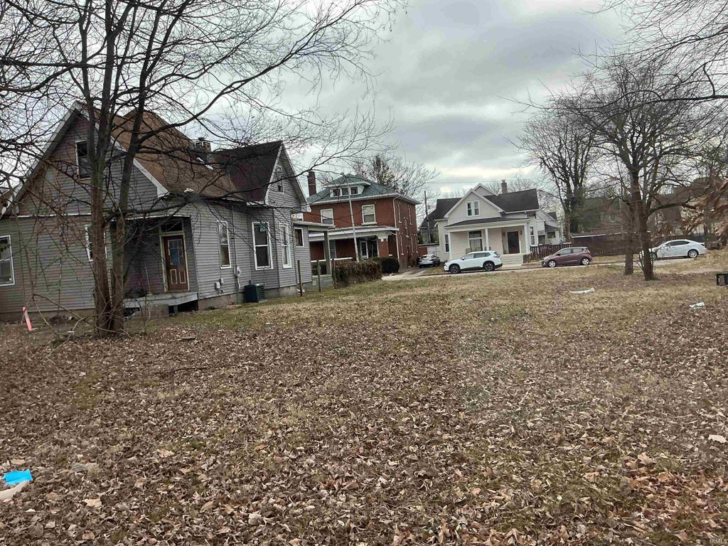 Photo of 712 E Blackford Avenue, Evansville, IN 47713 (MLS # 202607752)