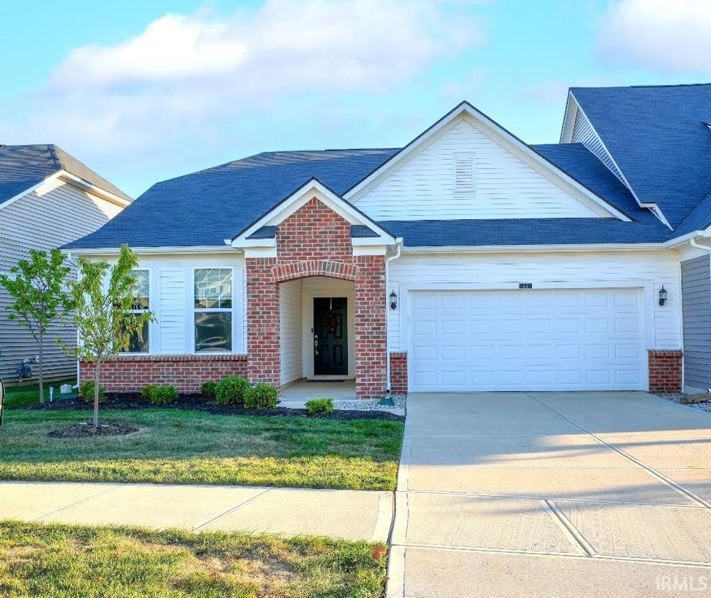 Photo of 917 Tuxedo Drive, Westfield, IN 46074 (MLS # 202541414)