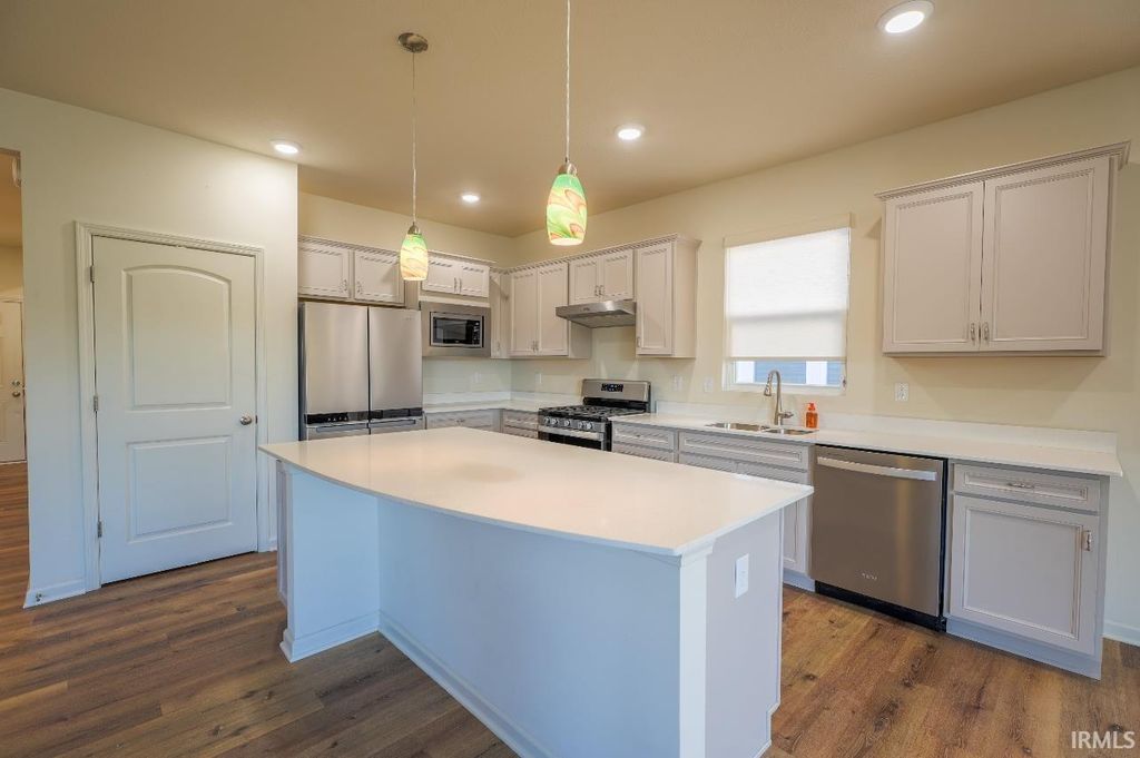 Photo of 917 Tuxedo Drive, Westfield, IN 46074 (MLS # 202541414)