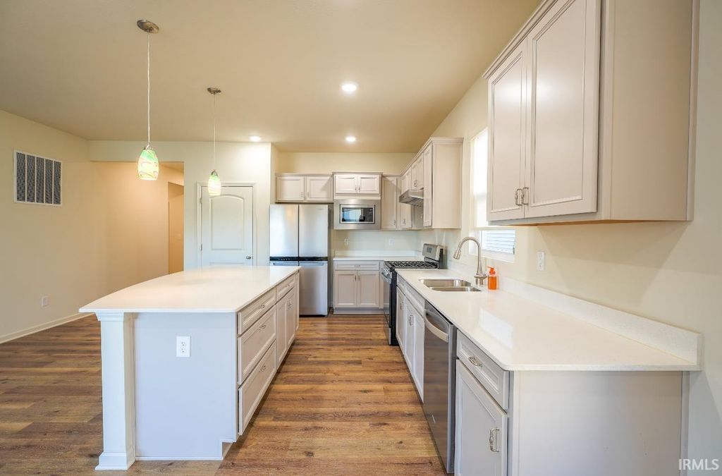 Photo of 917 Tuxedo Drive, Westfield, IN 46074 (MLS # 202541414)