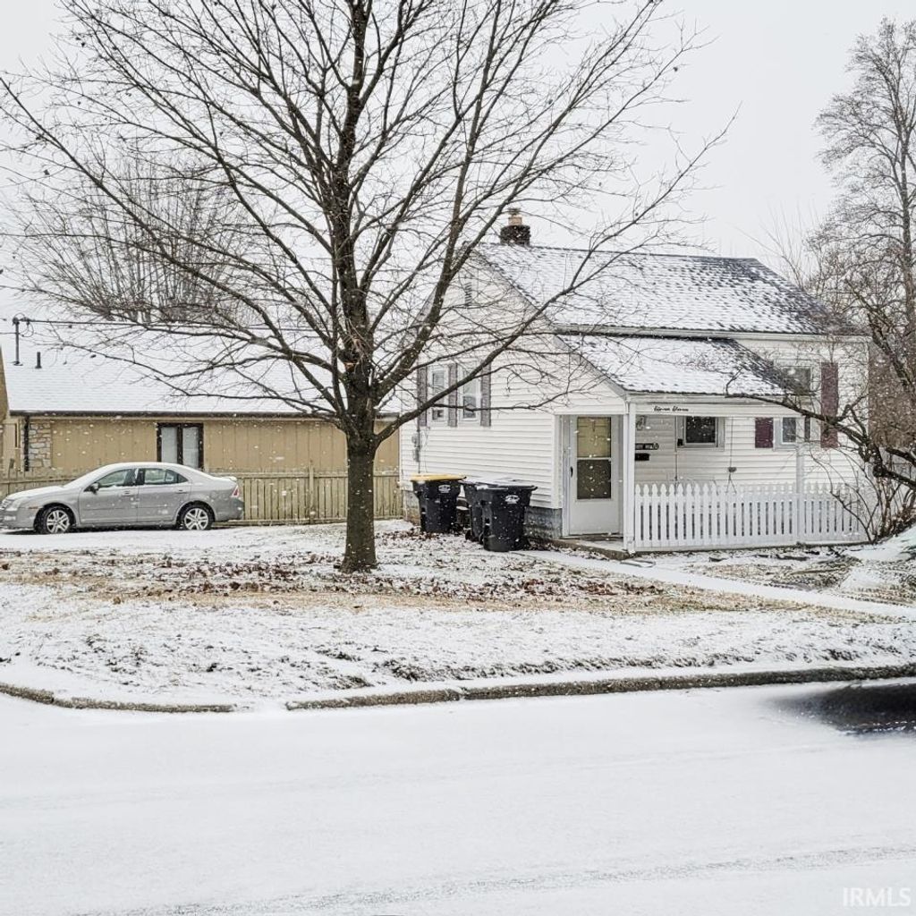 Photo of 1111 E 7th Street St, Anderson, IN 46012 (MLS # 202604539)