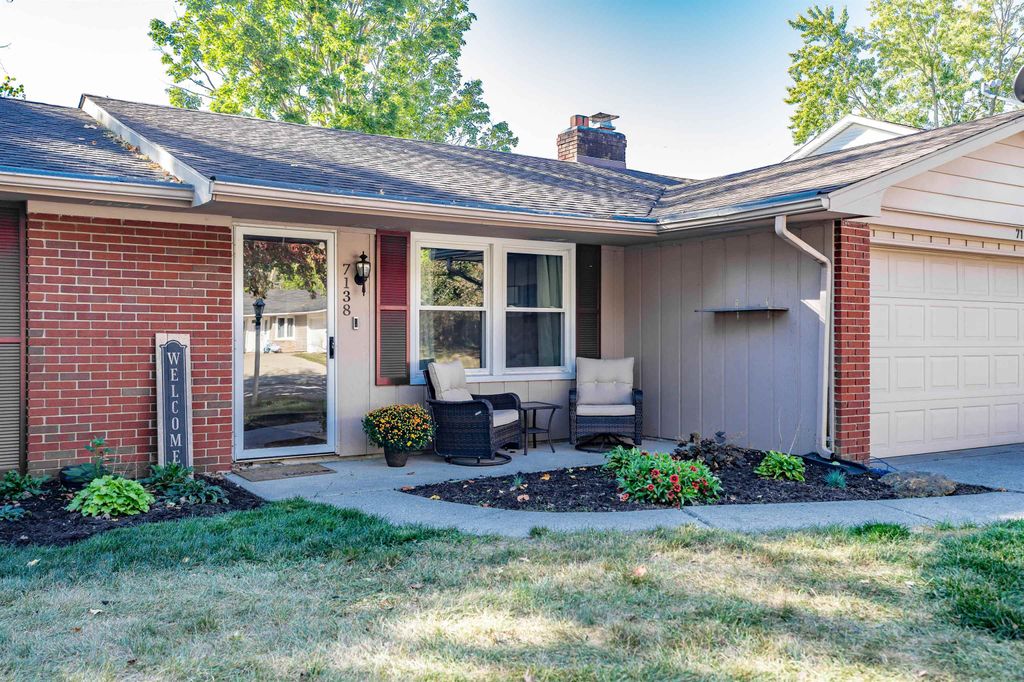 Photo of 7138 Antebellum Boulevard, Fort Wayne, IN 46815 (MLS # 202540632)