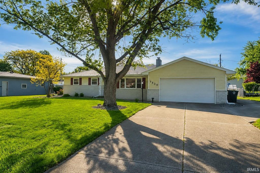 Photo of 7230 Penrose Drive, Fort Wayne, IN 46835 (MLS # 202616811)