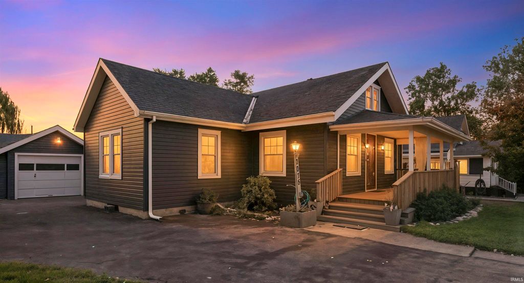 Photo of 3015 Mcarthur Drive, Fort Wayne, IN 46809 (MLS # 202540326)