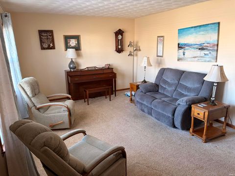 Tiny photo for 9095 E 00 NS Road, Greentown, IN 46936 (MLS # 202604561)