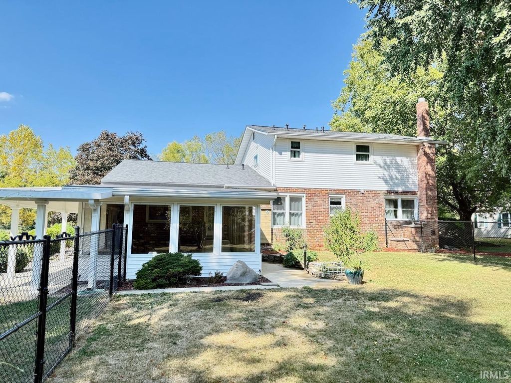 Photo of 3505 W Pettigrew Drive, Muncie, IN 47304 (MLS # 202609540)