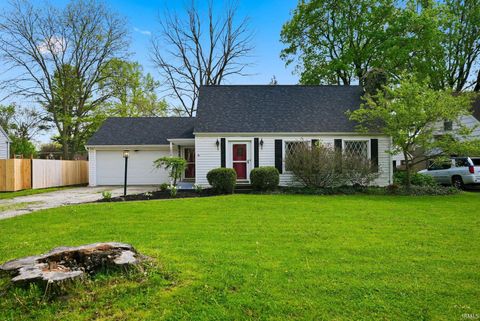 Photo of 1242 Somerset Lane, Fort Wayne, IN 46805 (MLS # 202614721)