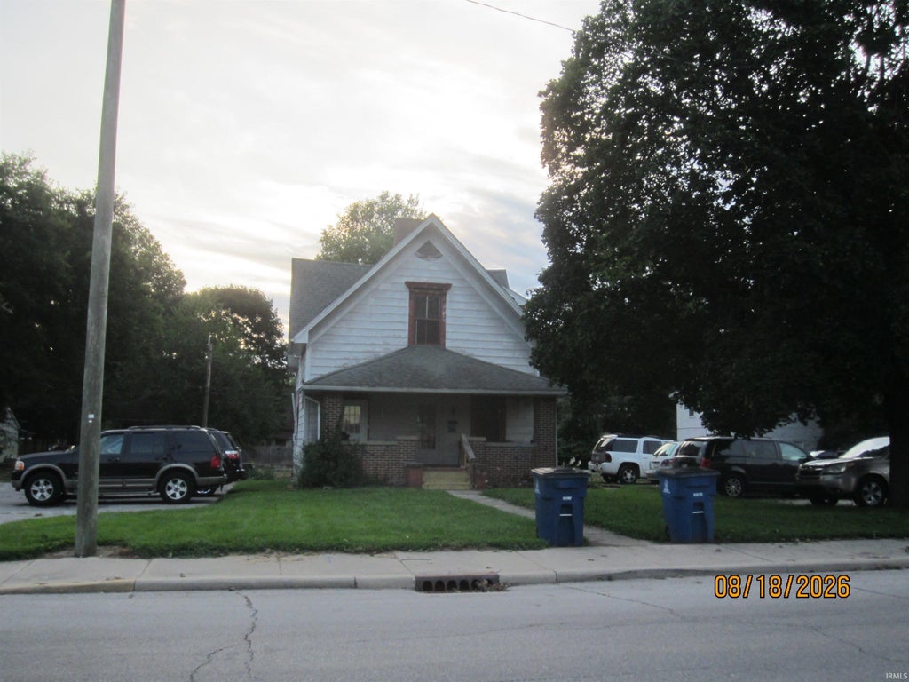 Photo of 413-423 N Washington Street, Marion, IN 46952 (MLS # 202633852)