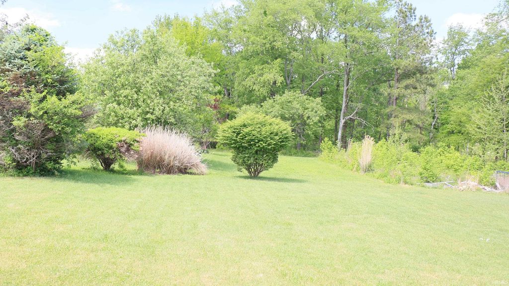 Photo of 801 E Jasper Road, Winslow, IN 47598 (MLS # 202615800)