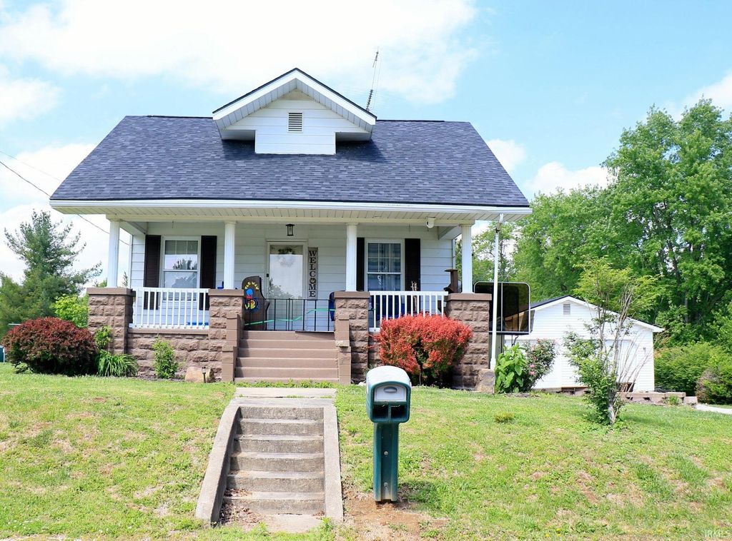 Photo of 801 E Jasper Road, Winslow, IN 47598 (MLS # 202615800)