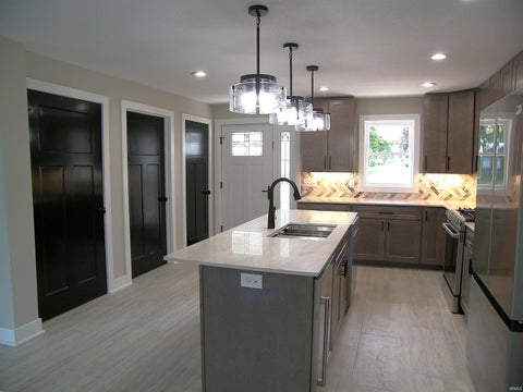 Tiny photo for 2906 E Armstrong Road, Leesburg, IN 46538 (MLS # 202626651)