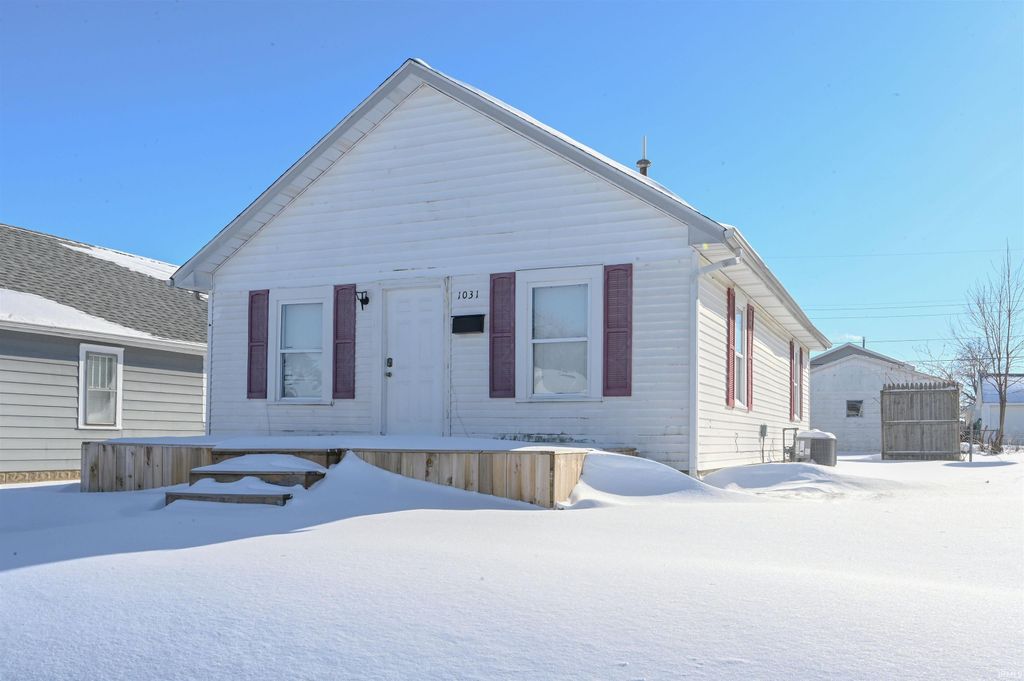 Photo of 1031 E LAGUNA Street, Kokomo, IN 46902 (MLS # 202602795)