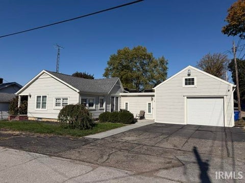 Tiny photo for 630 Chestnut Street, Kokomo, IN 46902 (MLS # 202644093)