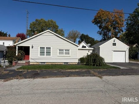 Photo of 630 Chestnut Street, Kokomo, IN 46902 (MLS # 202644093)
