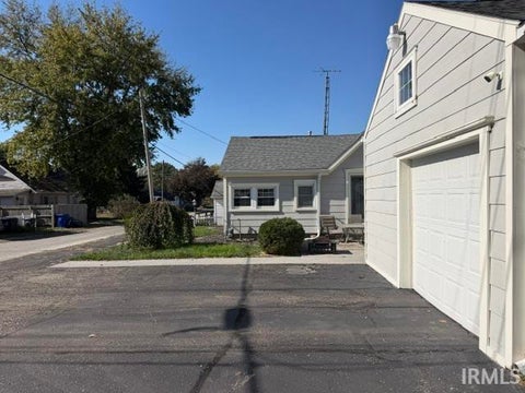Tiny photo for 630 Chestnut Street, Kokomo, IN 46902 (MLS # 202644093)