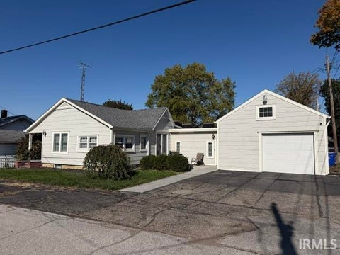 Tiny photo for 630 Chestnut Street, Kokomo, IN 46902 (MLS # 202644093)