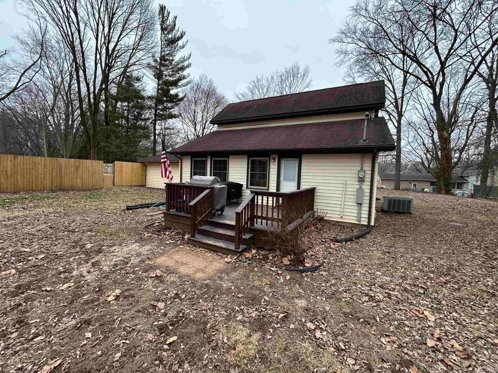 Photo of 4018 N Purcell Lane, Vincennes, IN 47591 (MLS # 202604993)