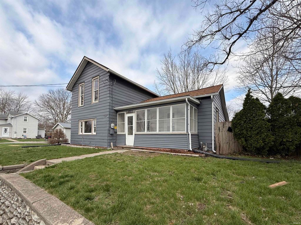 Photo of 1208 W Quincy Street, Garrett, IN 46738 (MLS # 202611396)