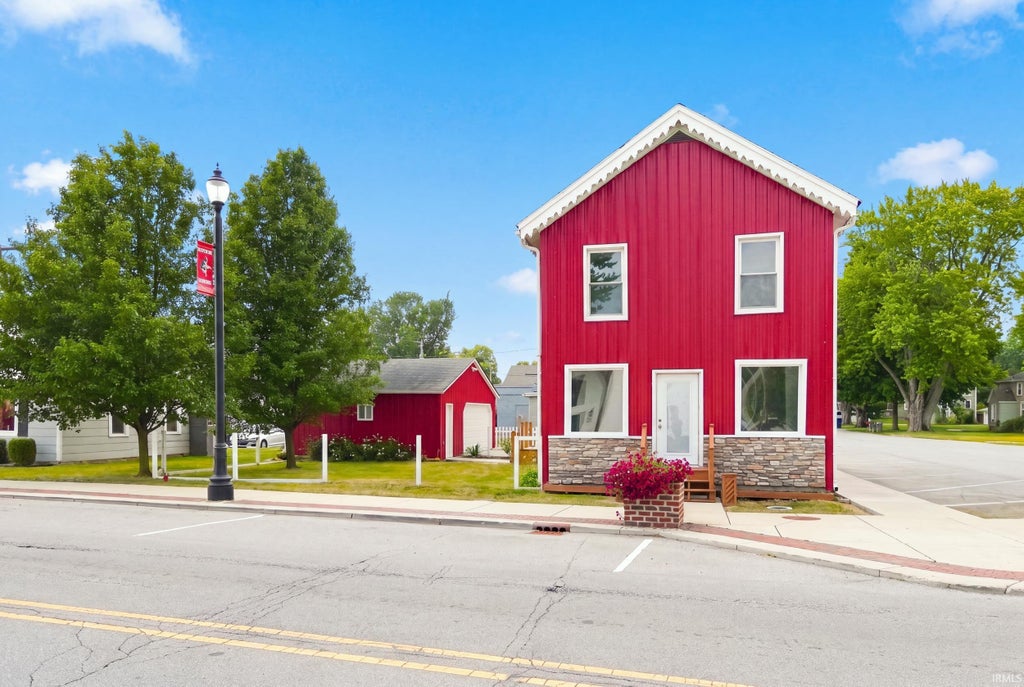 Photo of 15027 State Road 1 Road, Leo, IN 46765 (MLS # 202632418)