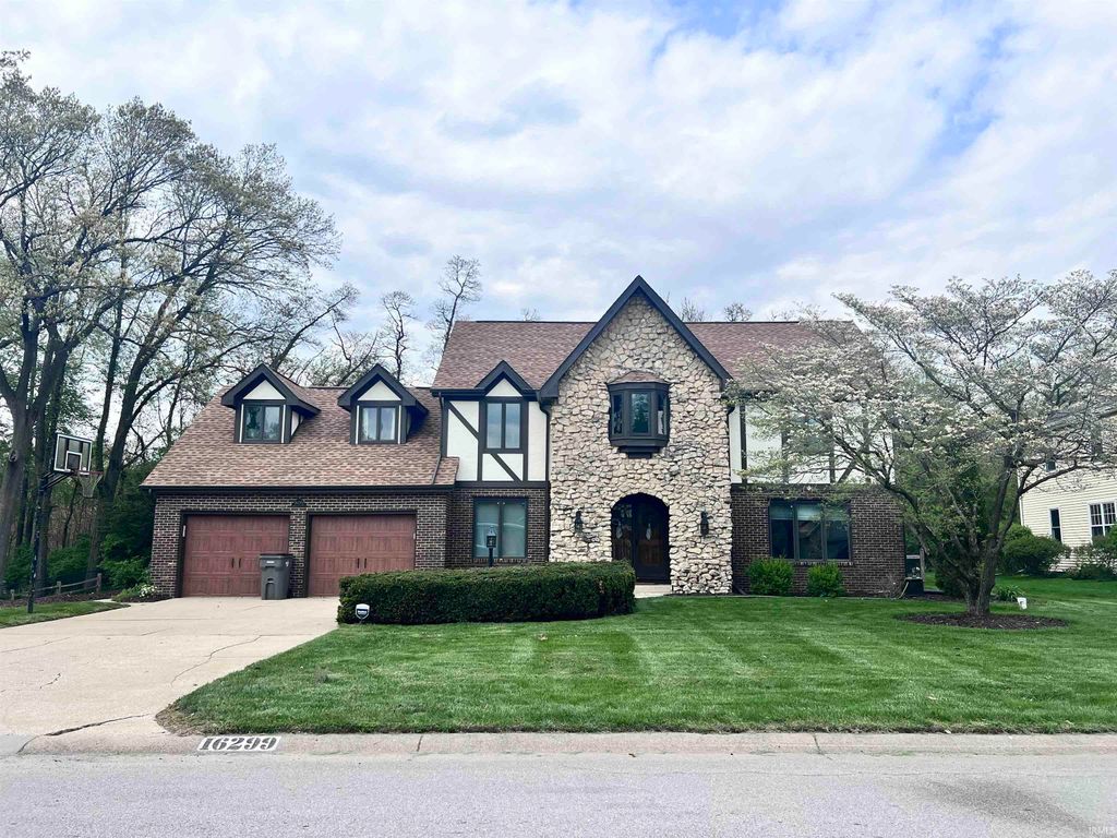 Photo of 16299 Barryknoll Way, Granger, IN 46530 (MLS # 202617048)