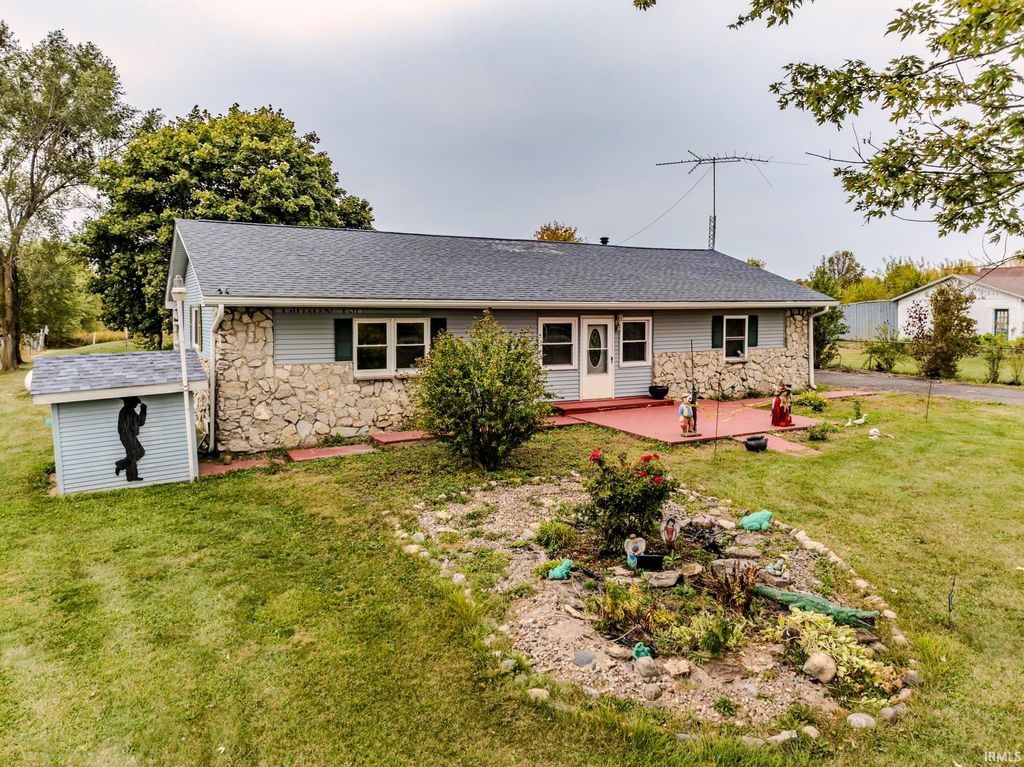 Photo of 134 N 1200 West, Parker City, IN 47368 (MLS # 202542583)