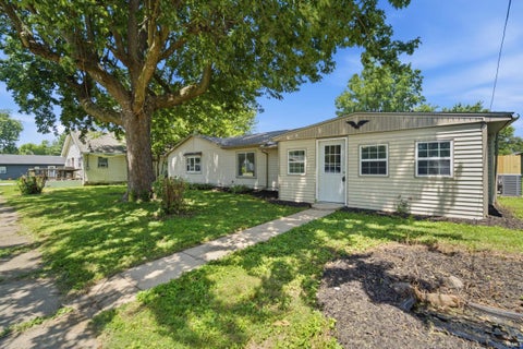 Photo of 1454 W McClurg Street, Frankfort, IN 46041 (MLS # 202626363)