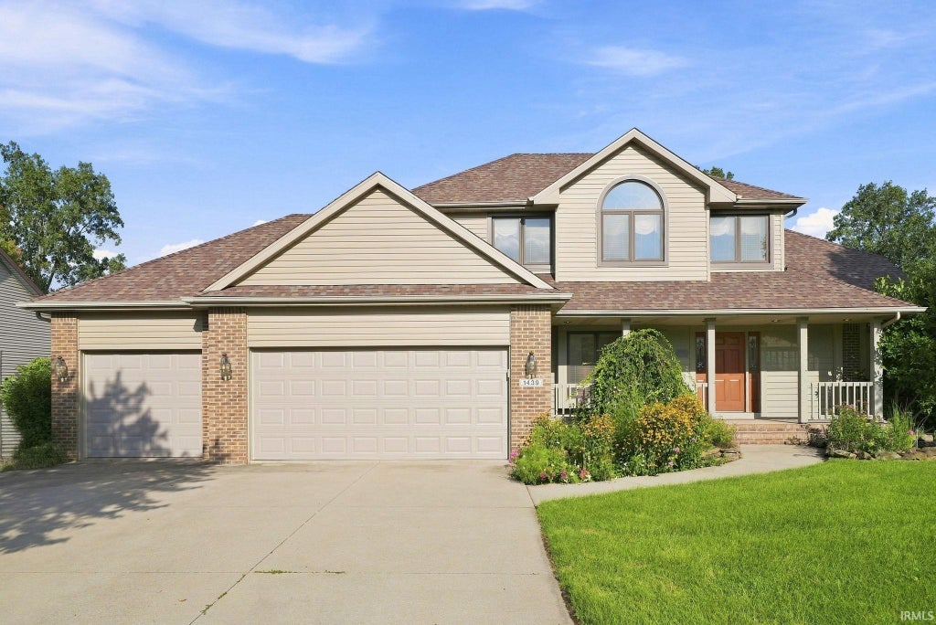 Photo of 1439 Parlor City Drive, Bluffton, IN 46714 (MLS # 202633780)