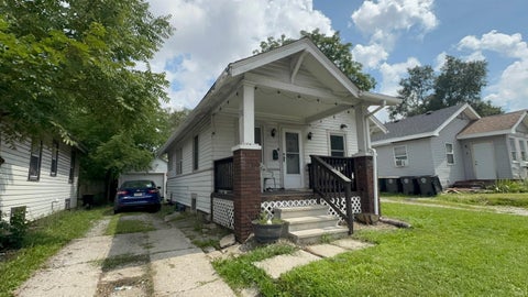 Photo of 3935 S Clinton Street, Fort Wayne, IN 46806 (MLS # 202636436)