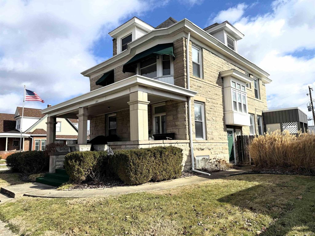 Photo of 289 N Main Street, Linton, IN 47441 (MLS # 202605543)