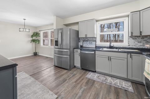 Tiny photo for 100 Foxwood Court, Lafayette, IN 47905 (MLS # 202609457)