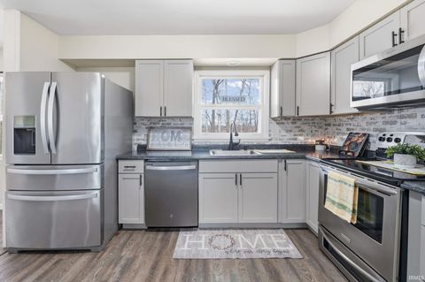 Tiny photo for 100 Foxwood Court, Lafayette, IN 47905 (MLS # 202609457)