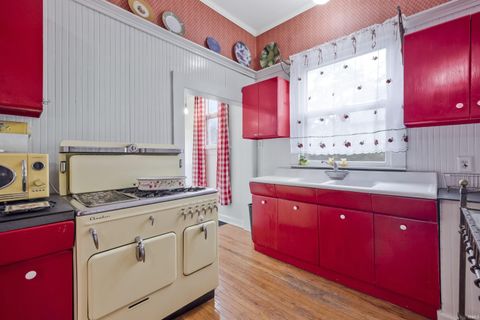 Tiny photo for 310 Washington Avenue, Evansville, IN 47713 (MLS # 202600182)