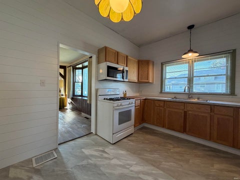 Tiny photo for 702 S Apperson Way, Kokomo, IN 46901 (MLS # 202633058)