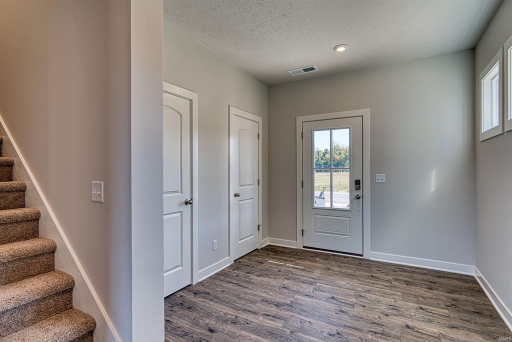 Photo of 5122 Goldfinch Drive, Evansville, IN 47725 (MLS # 202538900)