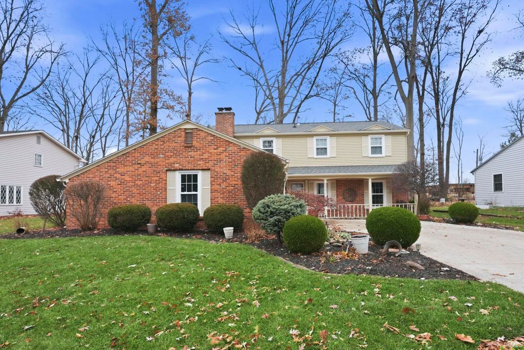 Photo of 6033 Monarch Drive, Fort Wayne, IN 46815 (MLS # 202547572)