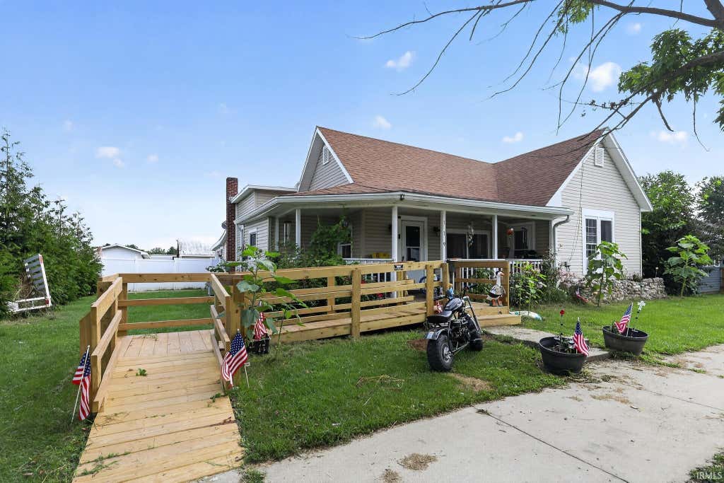 Photo of 119 W Maple Street, Flora, IN 46929 (MLS # 202631853)