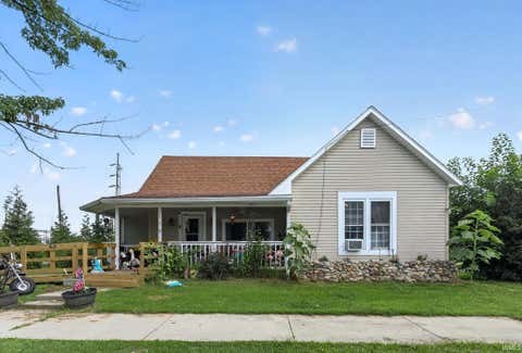 Tiny photo for 119 W Maple Street, Flora, IN 46929 (MLS # 202631853)
