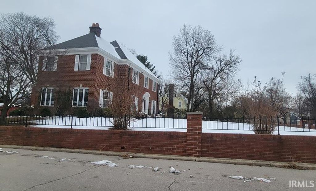 Photo of 1529 Old Orchard Road, Vincennes, IN 47591 (MLS # 202549380)