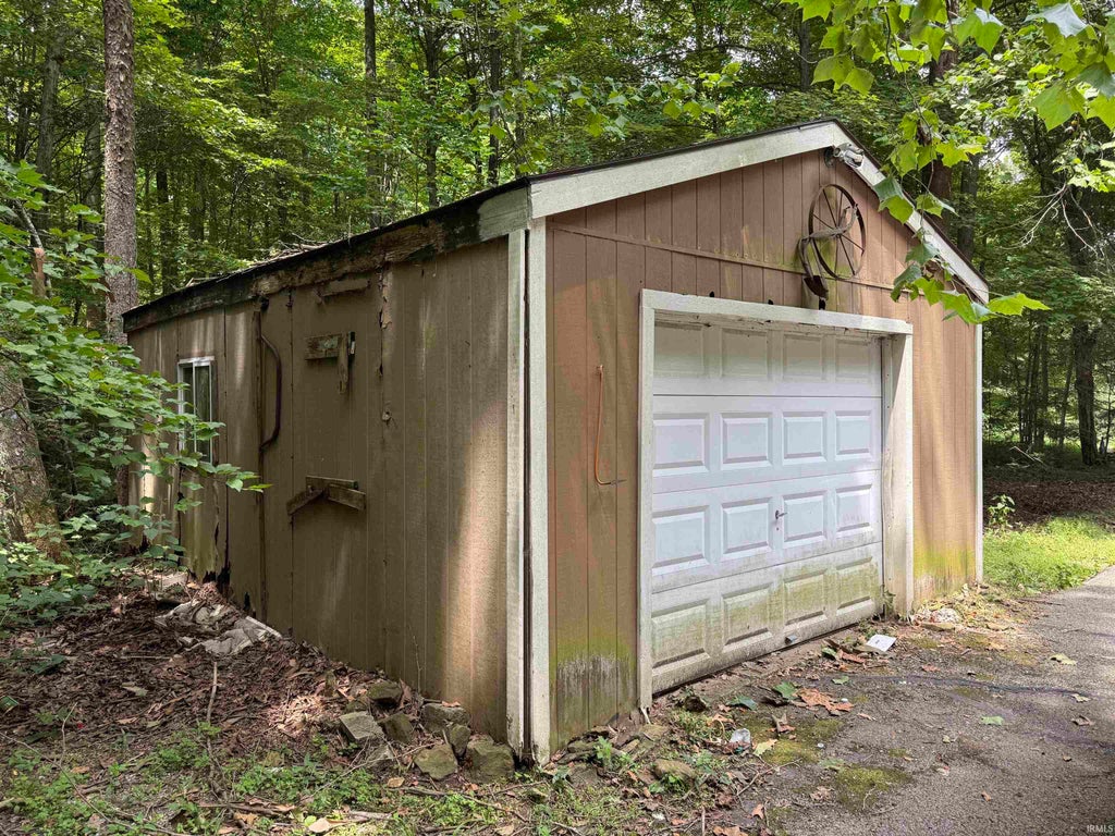 Photo of 1859 S Orman Lane, Bloomfield, IN 47424 (MLS # 202630279)